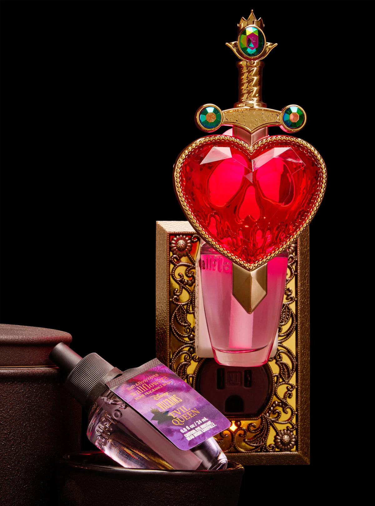 EVIL QUEEN PIERCED HEART NIGHTLIGHT