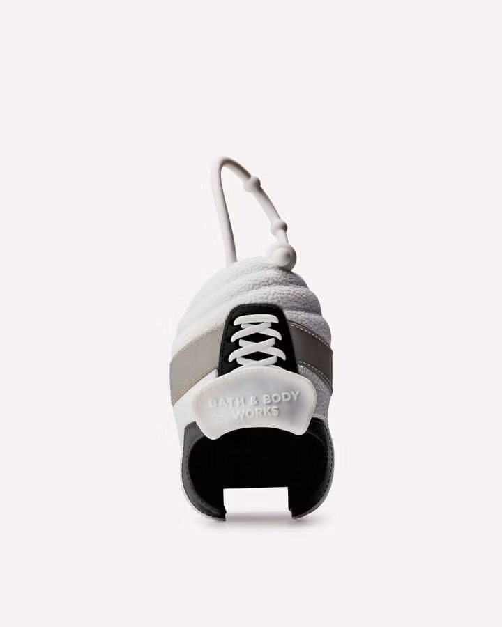 SOCCER CLEAT